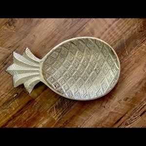 Pineapple jewelry plate